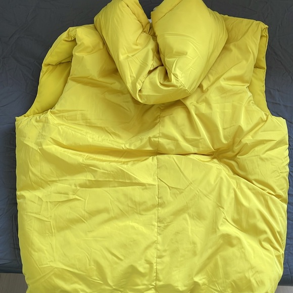 Urban Outfitters Brand New with a tag, puffer vest - Picture 5 of 6